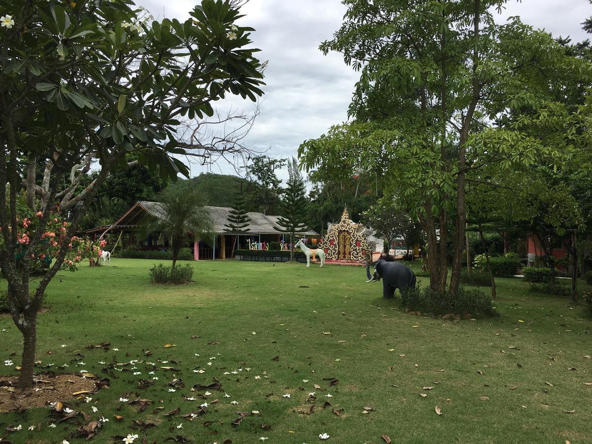 Baanraisooksangchan Kaeng Krachan Exterior foto