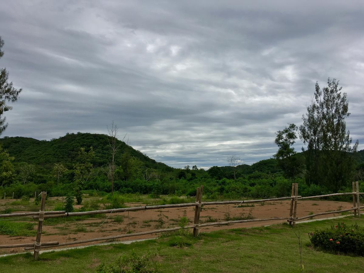 Baanraisooksangchan Kaeng Krachan Exterior foto